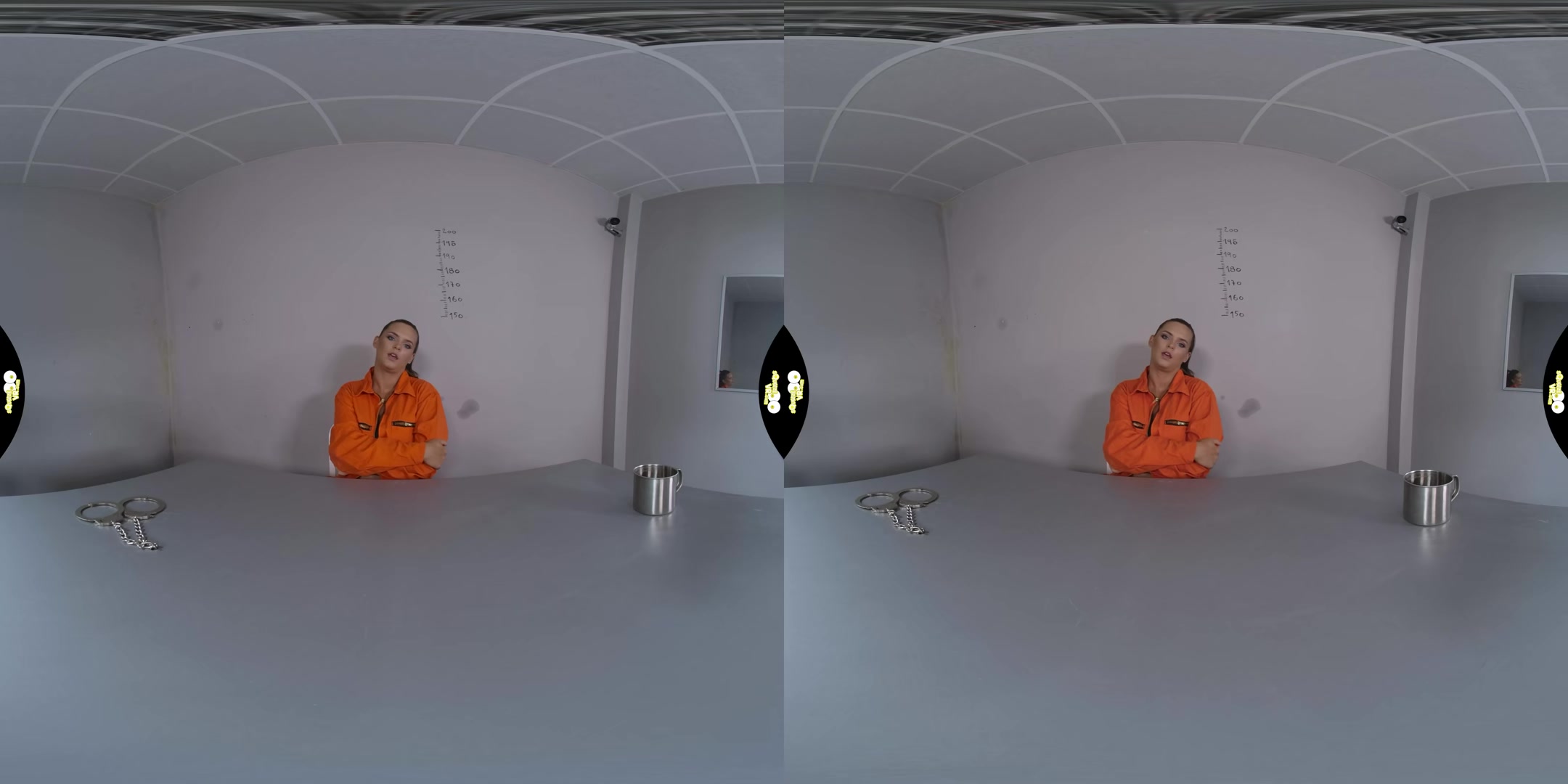Solo In Prison - SqueezeVR
