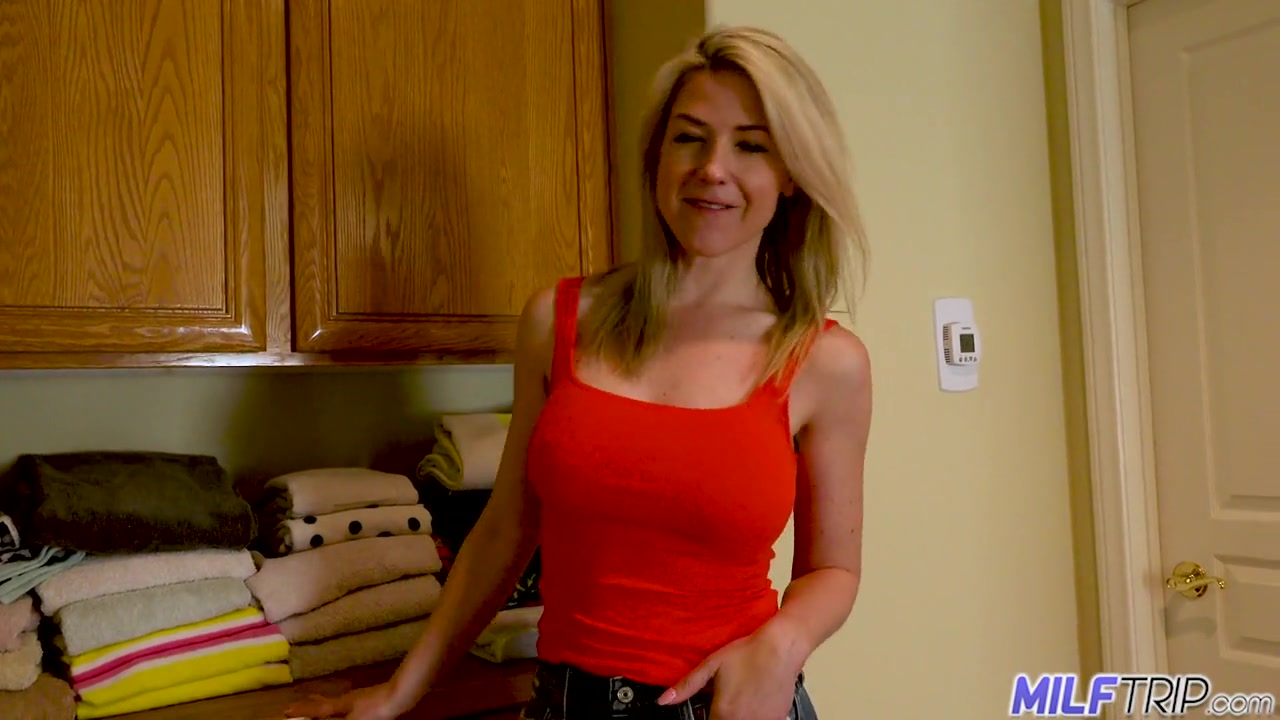 Kit Mercer Sucking - MilfTrip