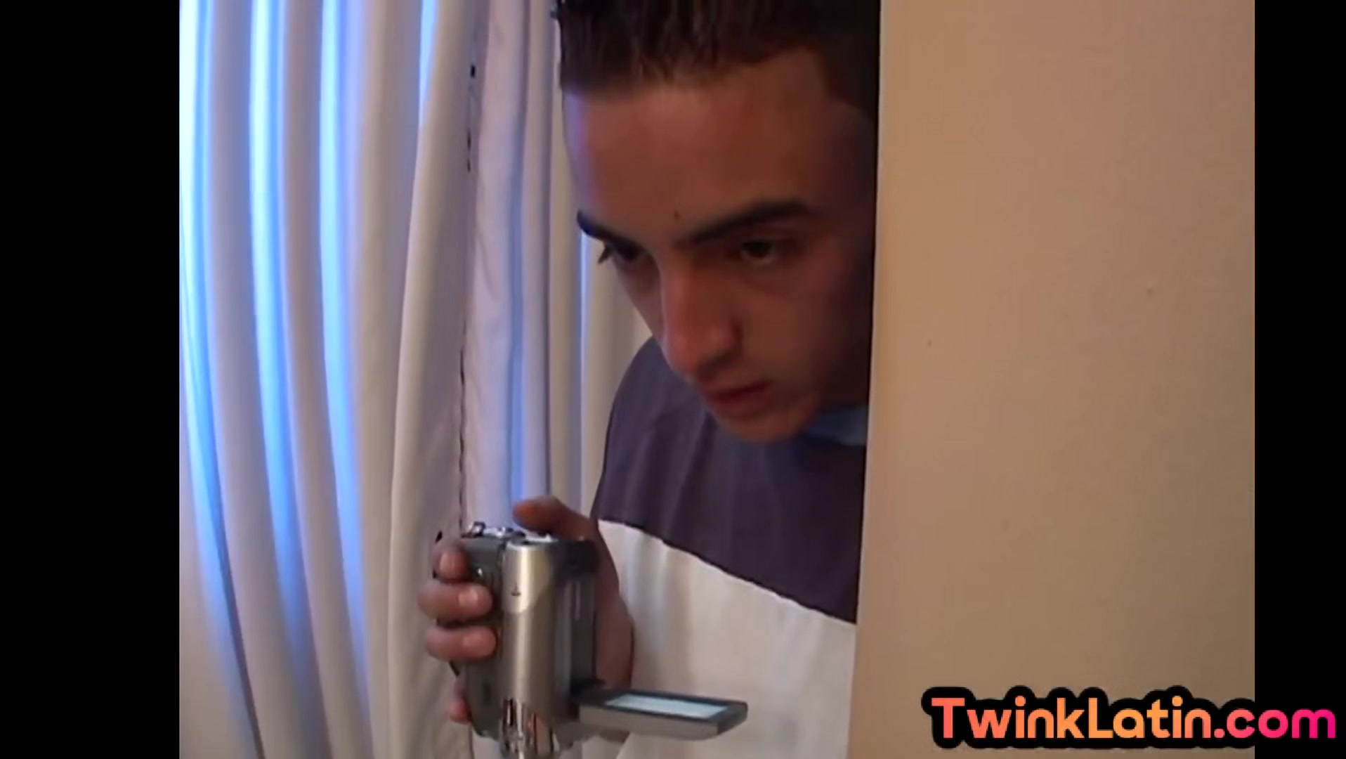Homemade Latin twink watches anal sex while jerking