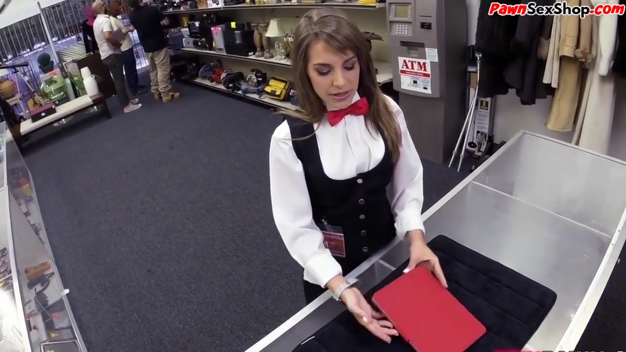 Petite Pawnshop Customer Throatfucked For Easy Cash