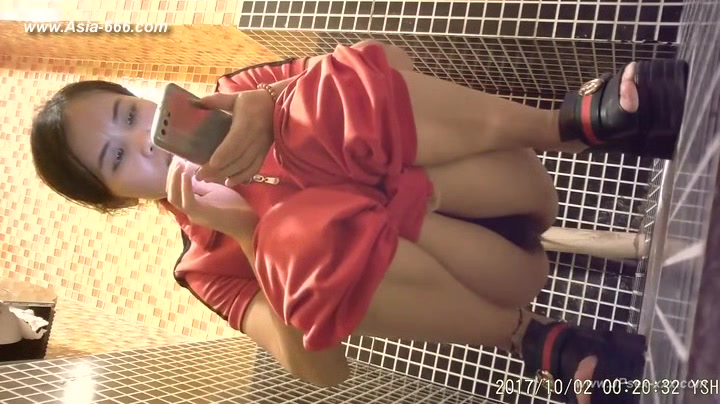 chinese girls go to toilet.118