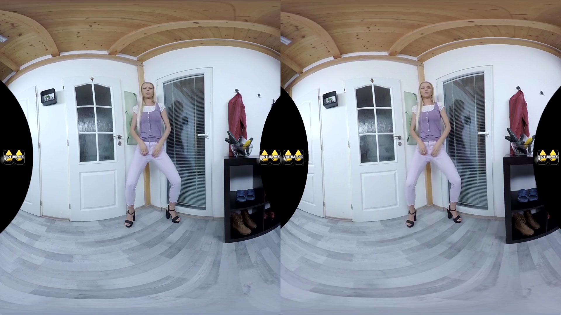Lynna Nilsson in Wetting Herself - VirtualPee