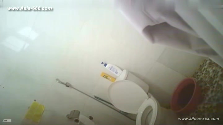 peeping chinese girls bathing.29