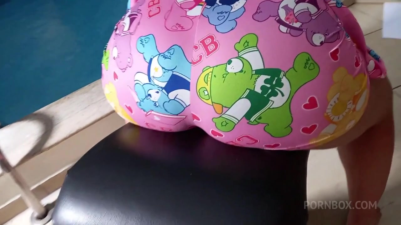 Seduce my Step father's friend - PissVids