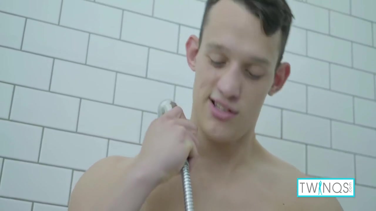 Strong Stud Lukes Feeling Horny For A Hot Shower In The Bathroom! 10 Min
