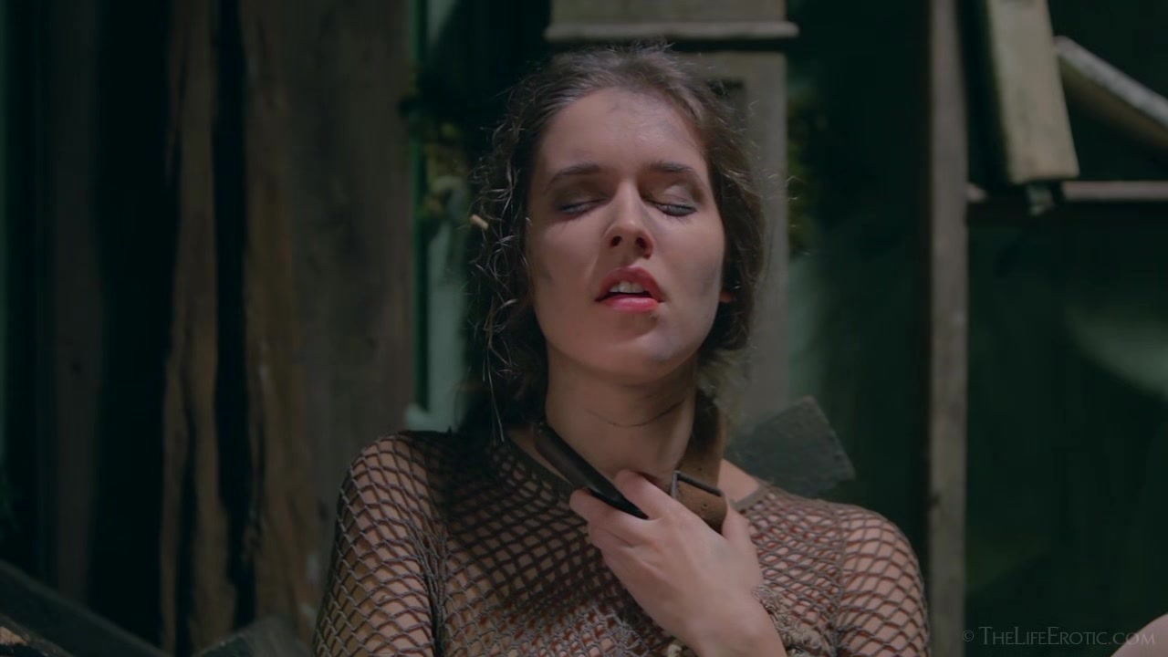 Chain Reaction 2 - Emily J - TheLifeErotic