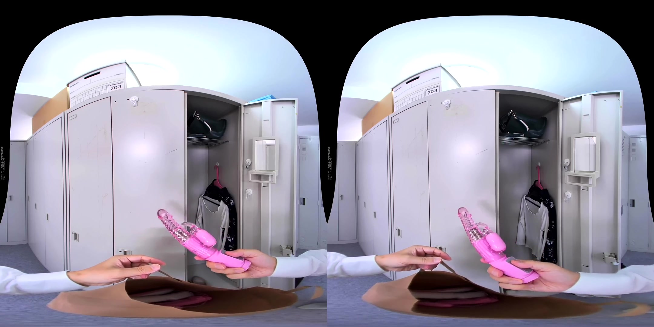 Inside the Locker in the Ladies' Dressing Room with Suzu Honjo 1 - Panties Fetish