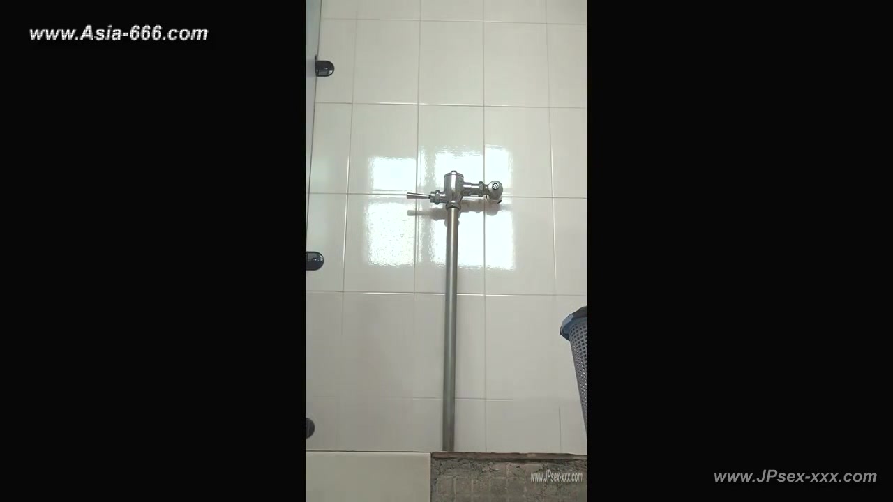 chinese girls go to toilet.141