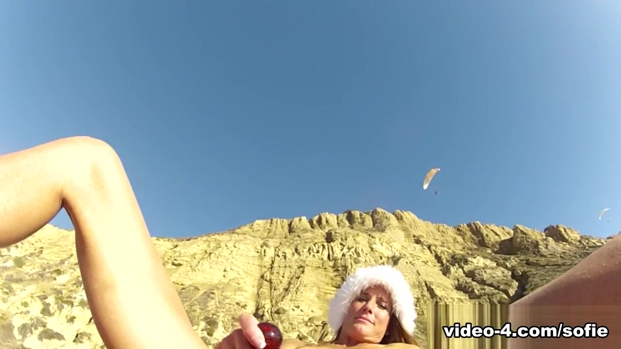 XXXmas Beach Dildo - SofieMarieXXX