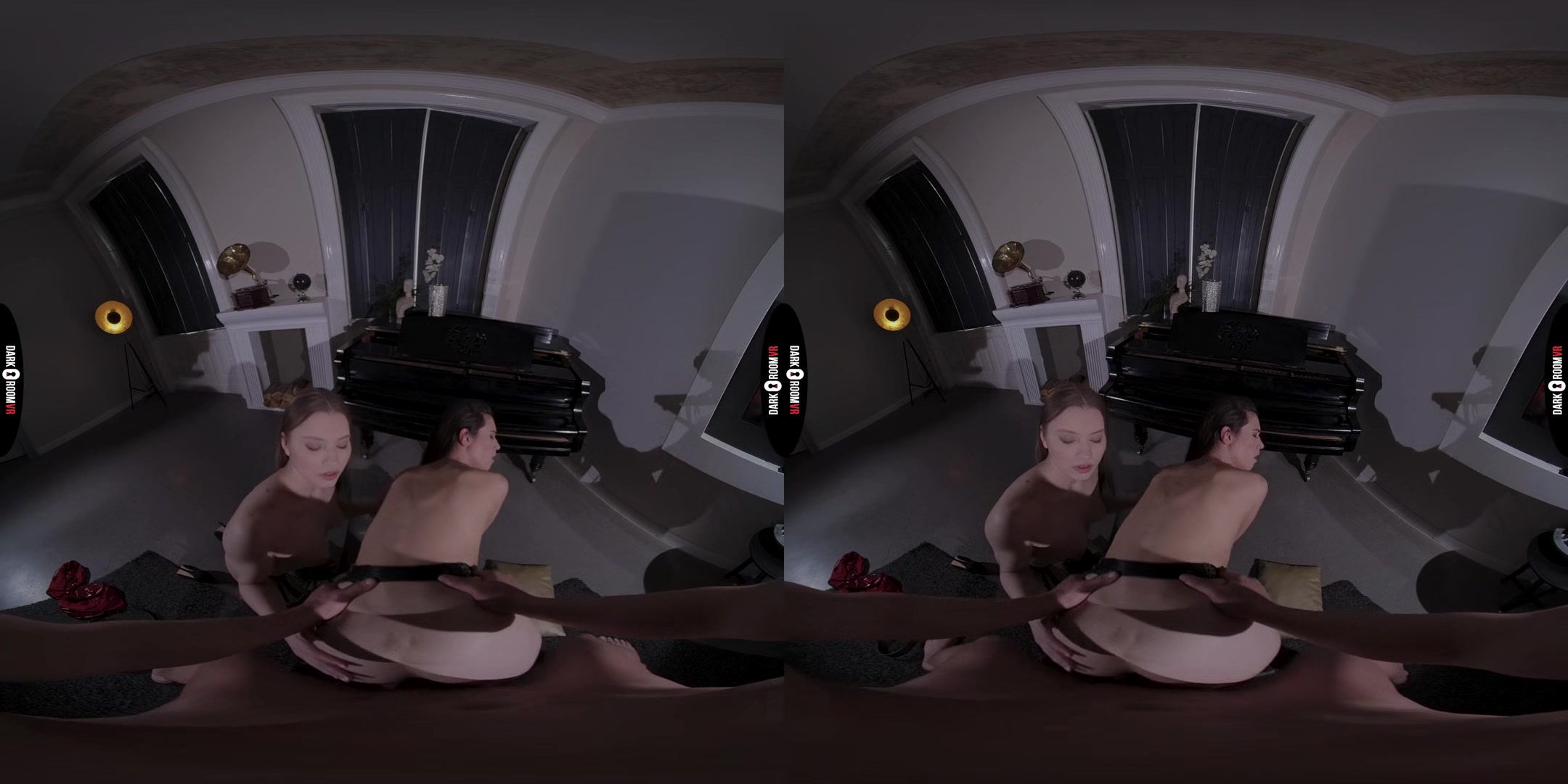 Mia Split & Sandralyd VR Porn: Play Together Cum Together - DarkRoomVR
