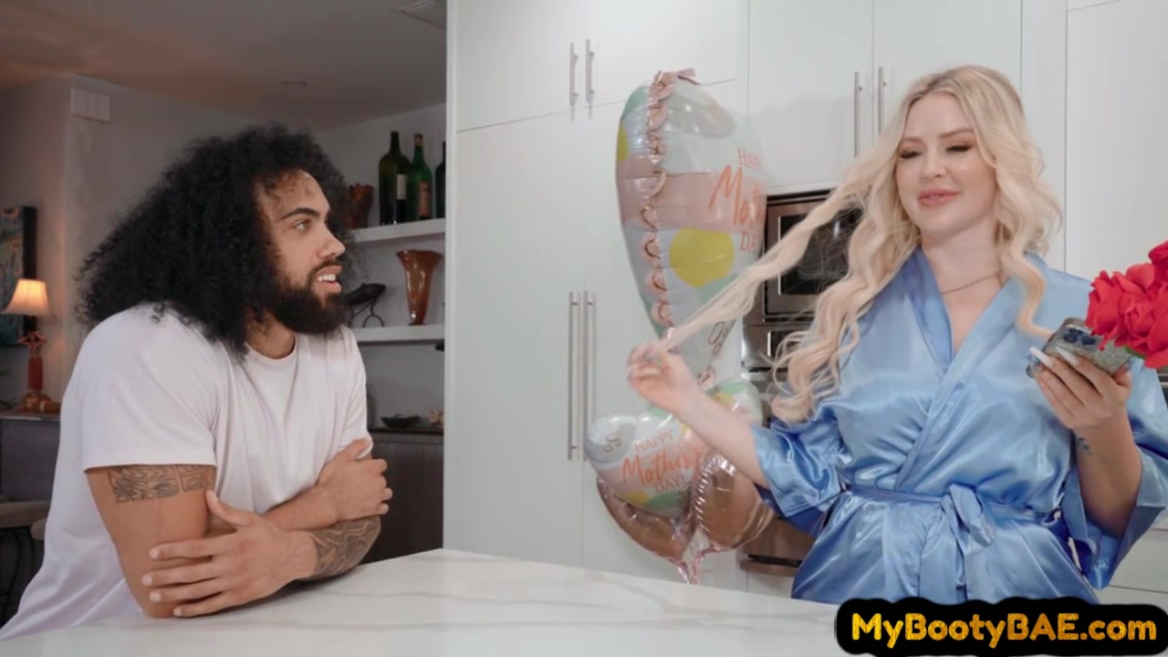 Bigbooty tattooed MILF fucked by black dick in doggystyle