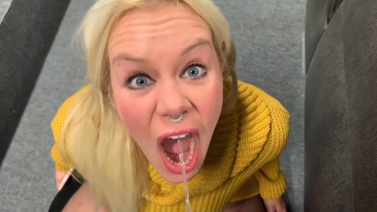 Amateur Public Piss Whore Sophie 720p