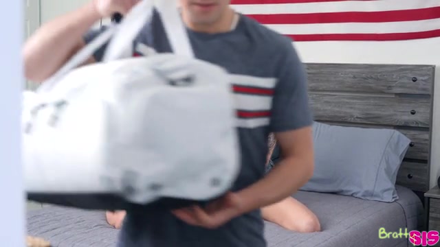 Sharing Stepbros Bed - S32:E4 - Brattysis