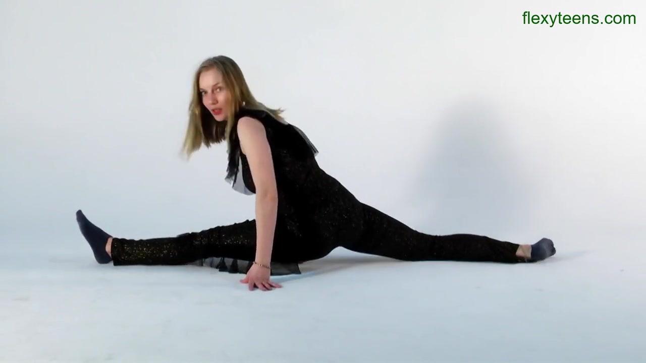 Sofya Belaya - Big Tits Blonde Gymnast Babe Stretching