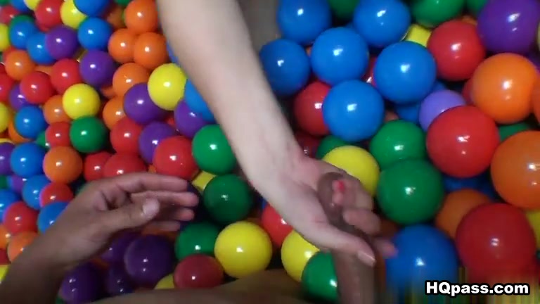DareDorm : Game of balls