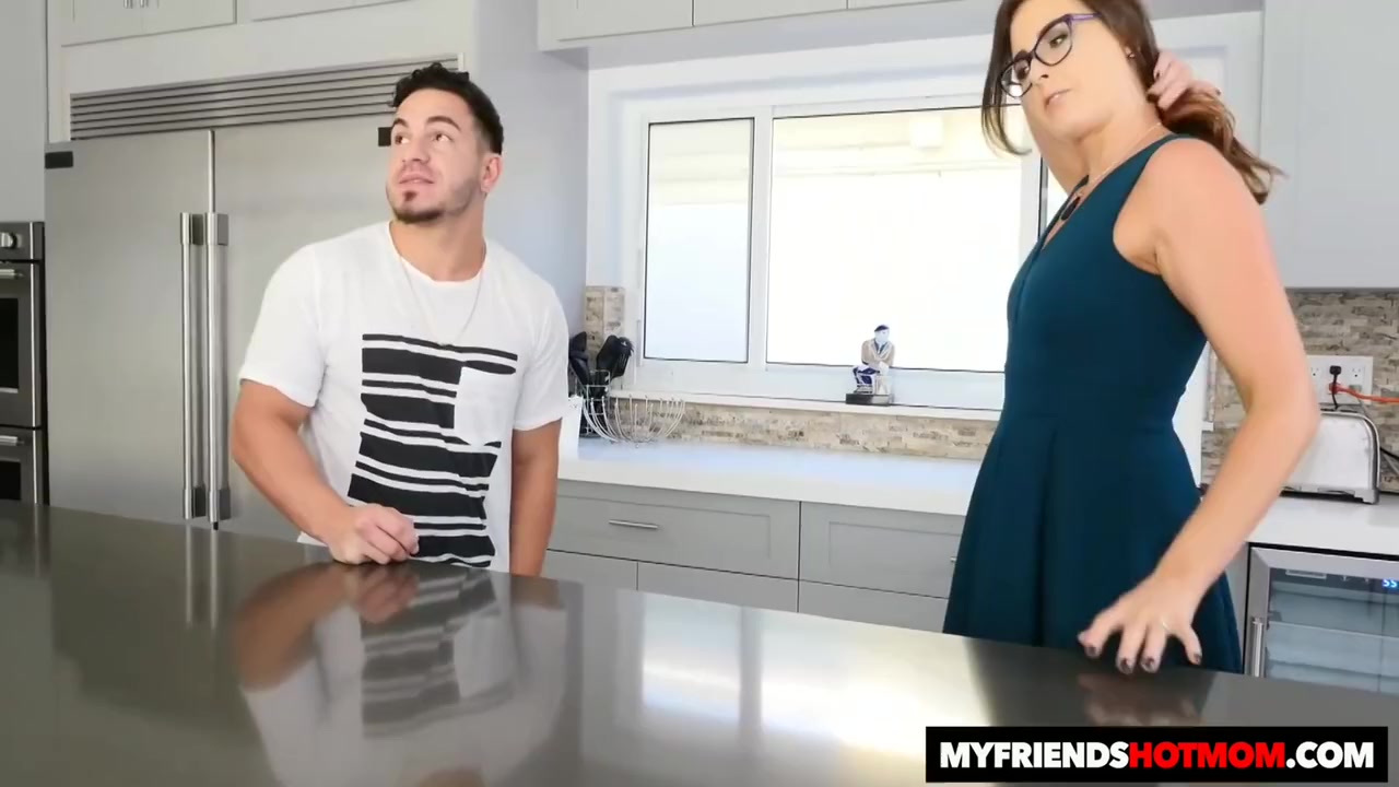 Mrs. Price Fucks Her Step daughters Boyfriend 25.11.2018