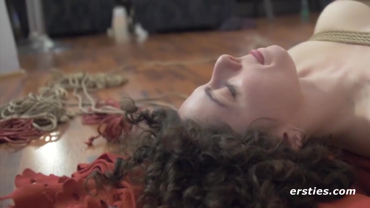 Amateur Lesbians Experiment With Light Bondage