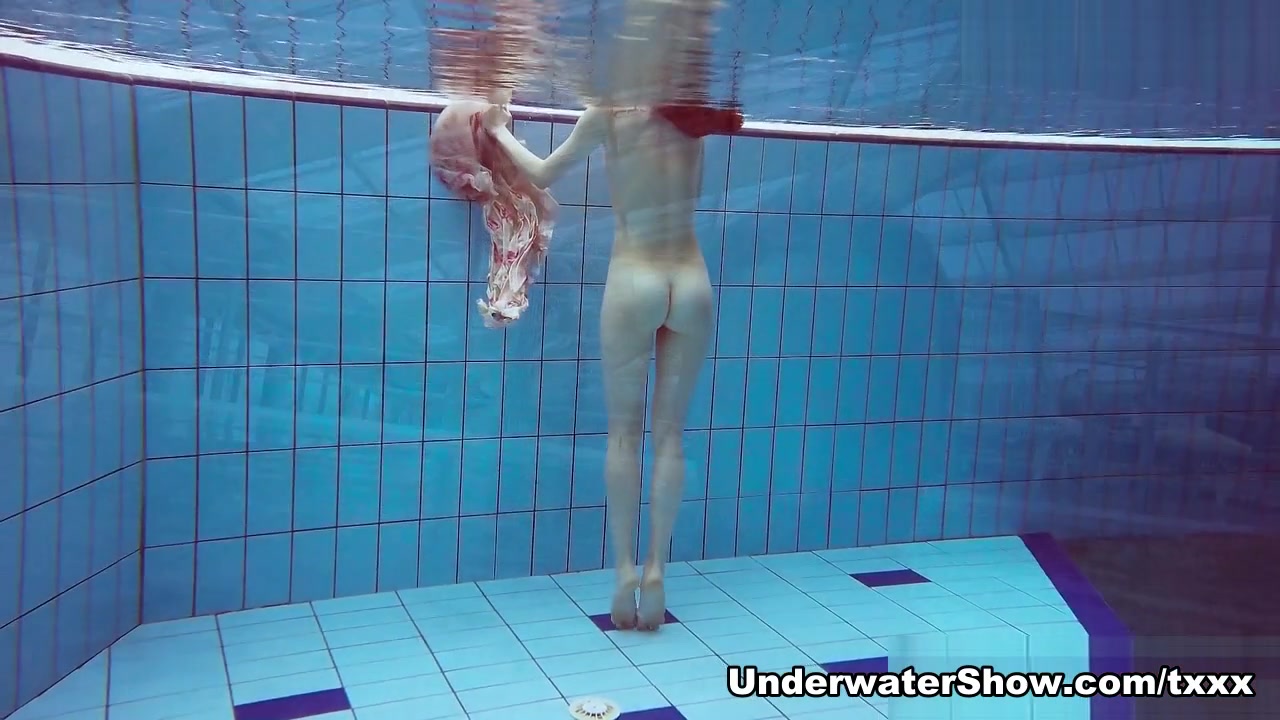 Martina Video - UnderwaterShow