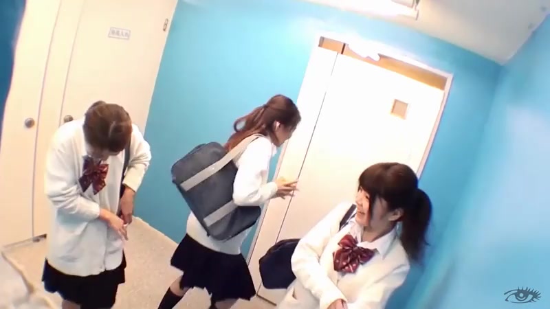 A School Of Pissing Fish - PissJapanTV