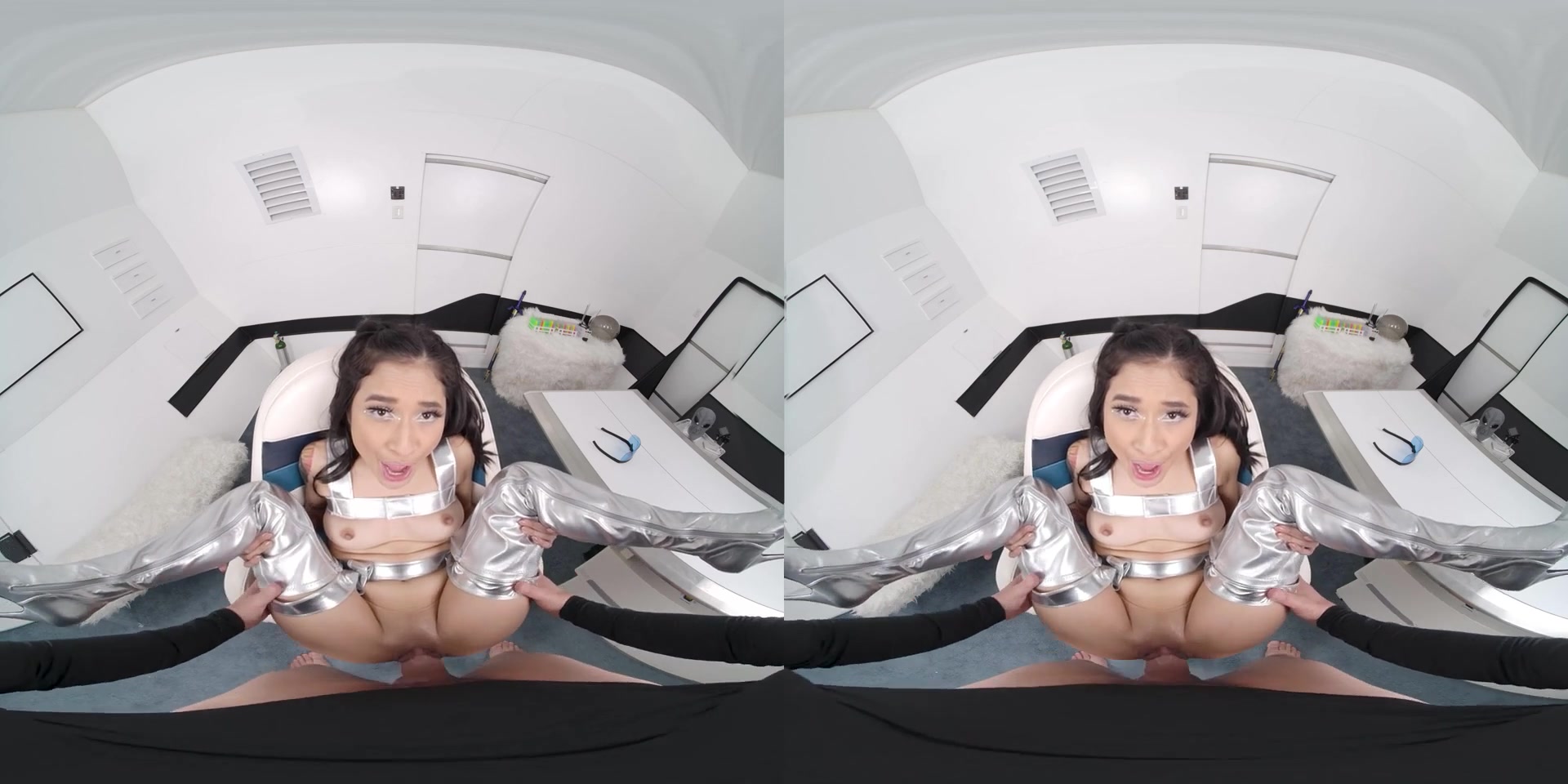 Riley Reid in Close Encumters of the Third - VR Porn Video - VRConk