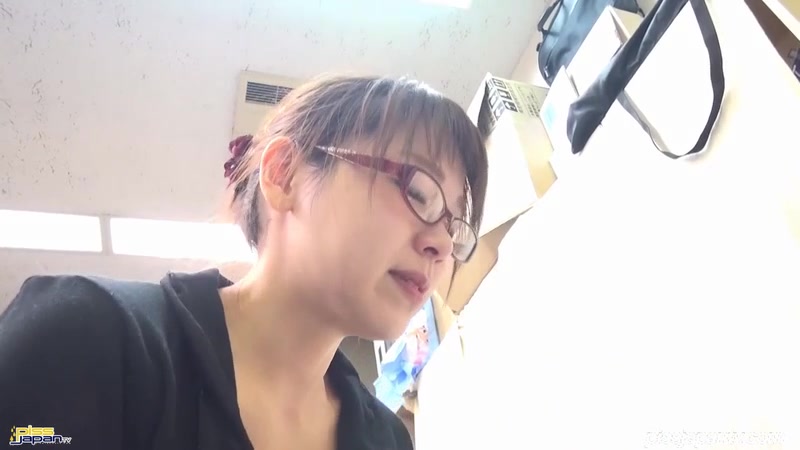 Pissin' In Her Pants - PissJapanTV
