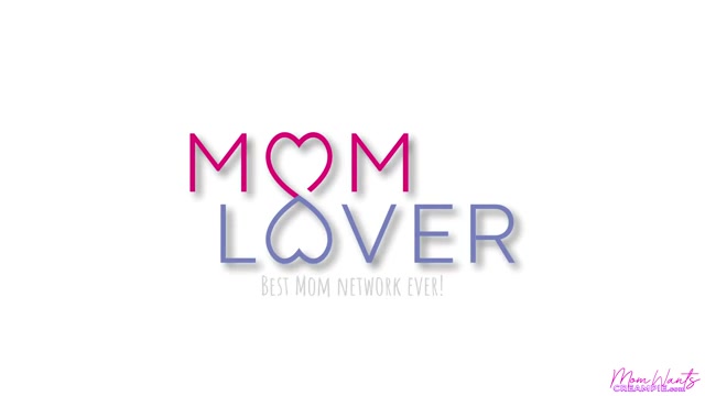 Stepmom Cleans My Dick - S4:E3 - Momlover