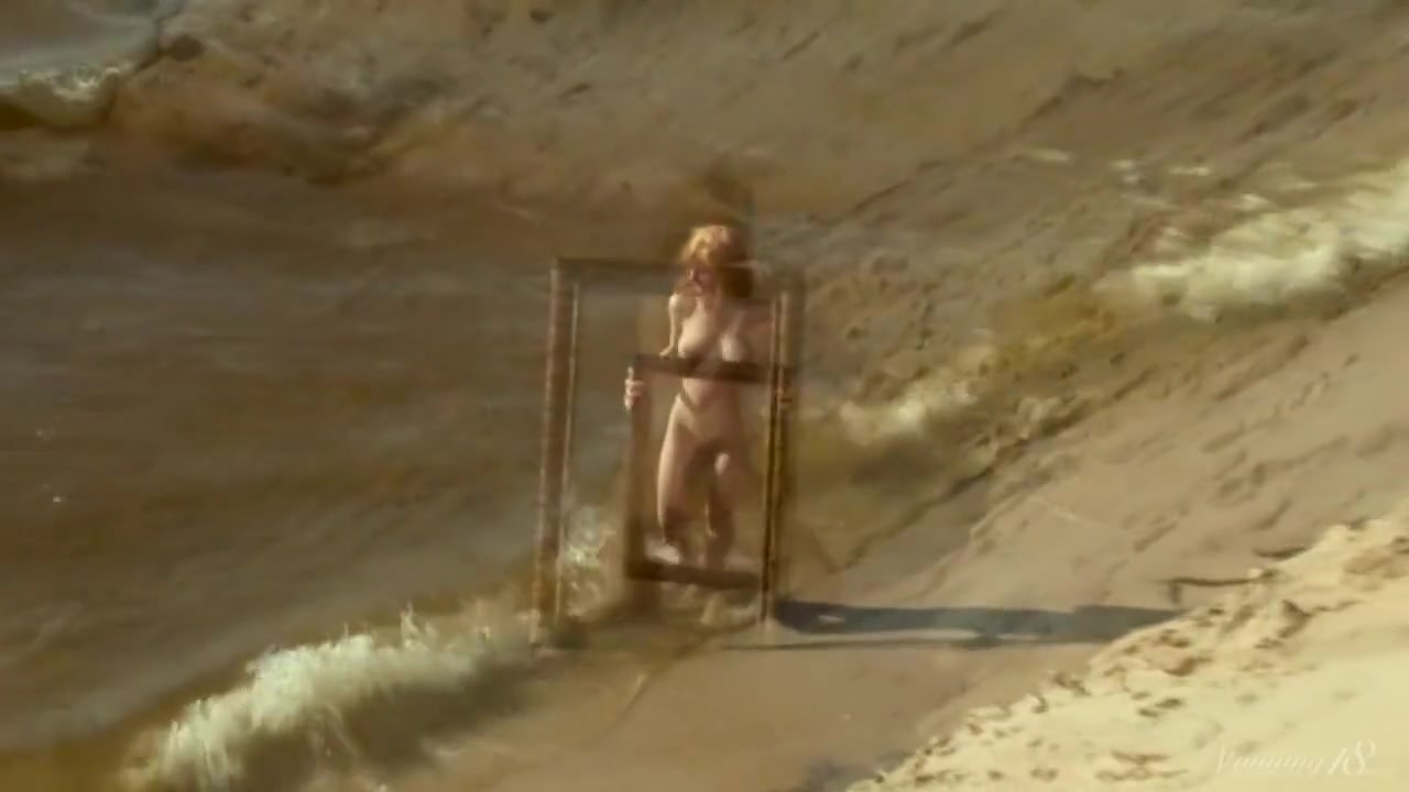 Blondie Katherine Her Big Natural Boobs At The Beach!