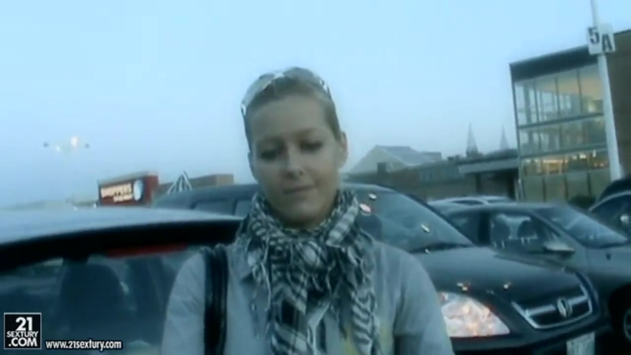 Dude tries to seduce Sophie Moone to fuck