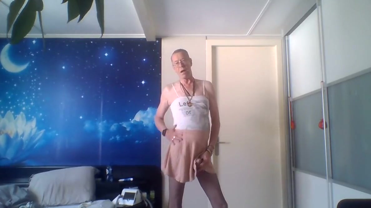 Still Horny After Skype Contact With Willem