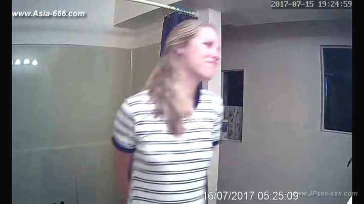 blonde girls shower.***