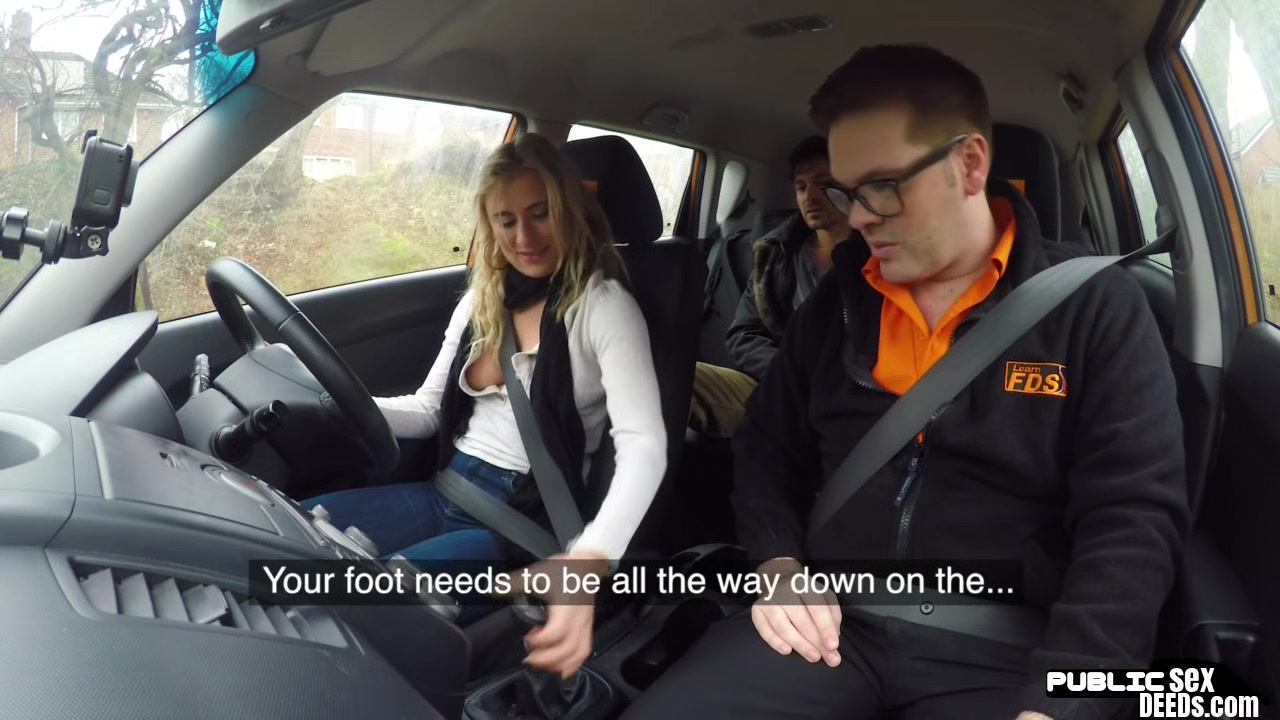 Squirting UK babe rides in both ways during duo in the car
