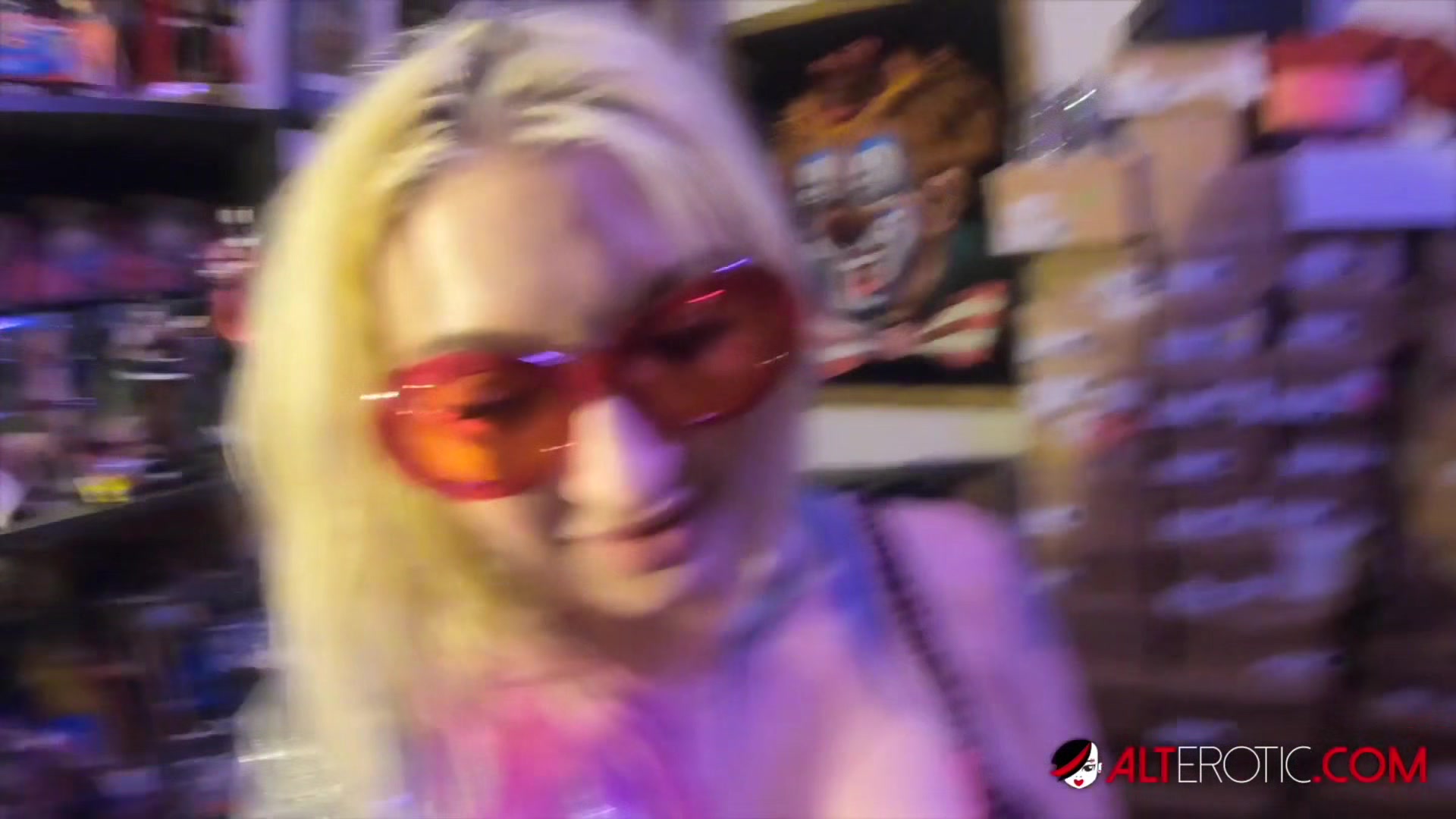 Quarantine fun with tattooed babe Leya Falcon