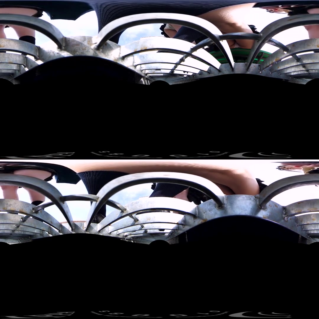 Upskirt Through Gutter VR 2 2 - TMAVR