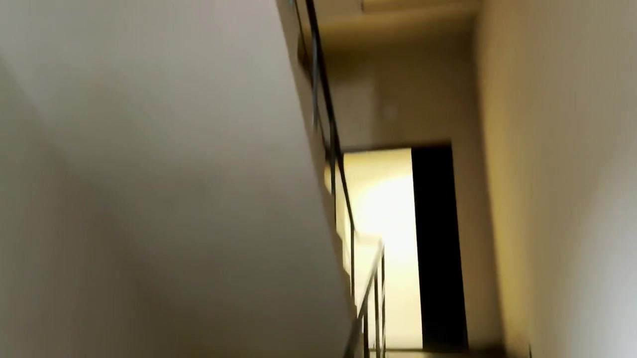 Asked 2 Blow Me On The Public Stairwell Where She Lives
