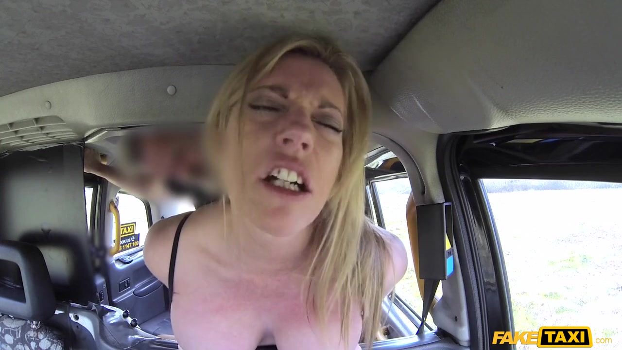 Holly Kiss & John in Great Tits And A Sexy Milf Arse - FakeTaxi