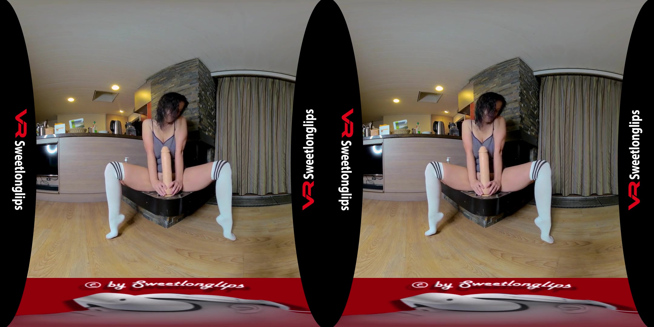 XXL - Dildoritt am Kamin; Solo Amateur MILF with a Huge Dildo