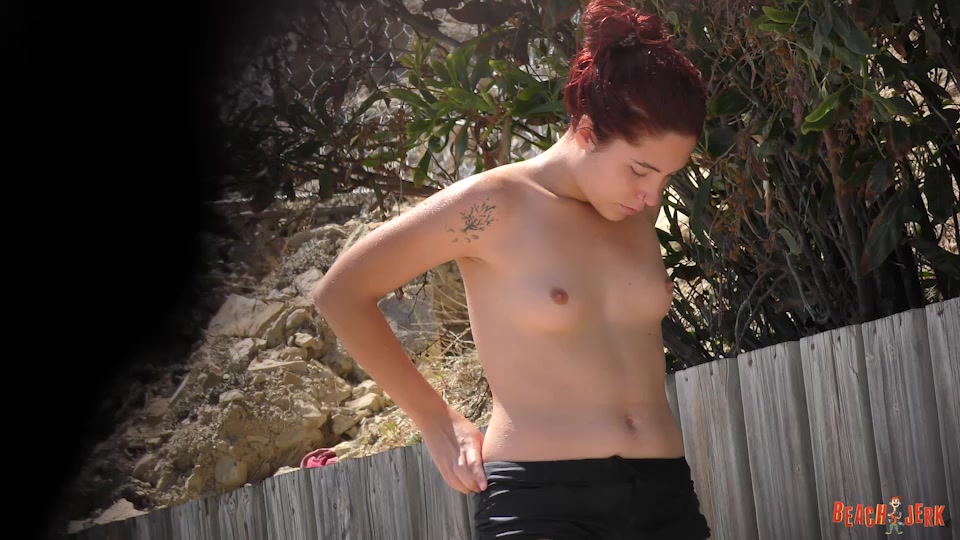 Redhead candid - BeachJerk