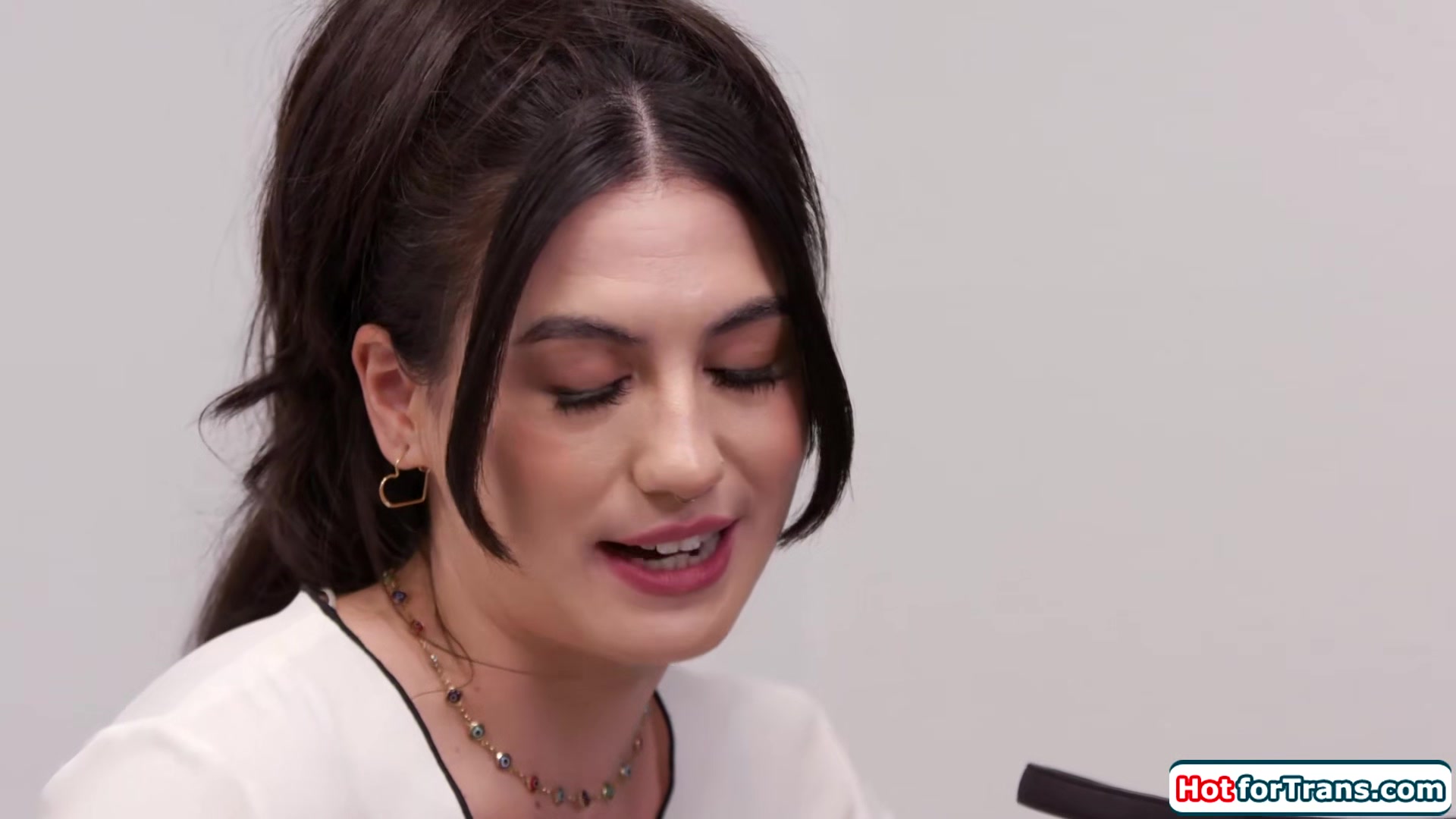 Job interview at free use workplace where the boss is fucked