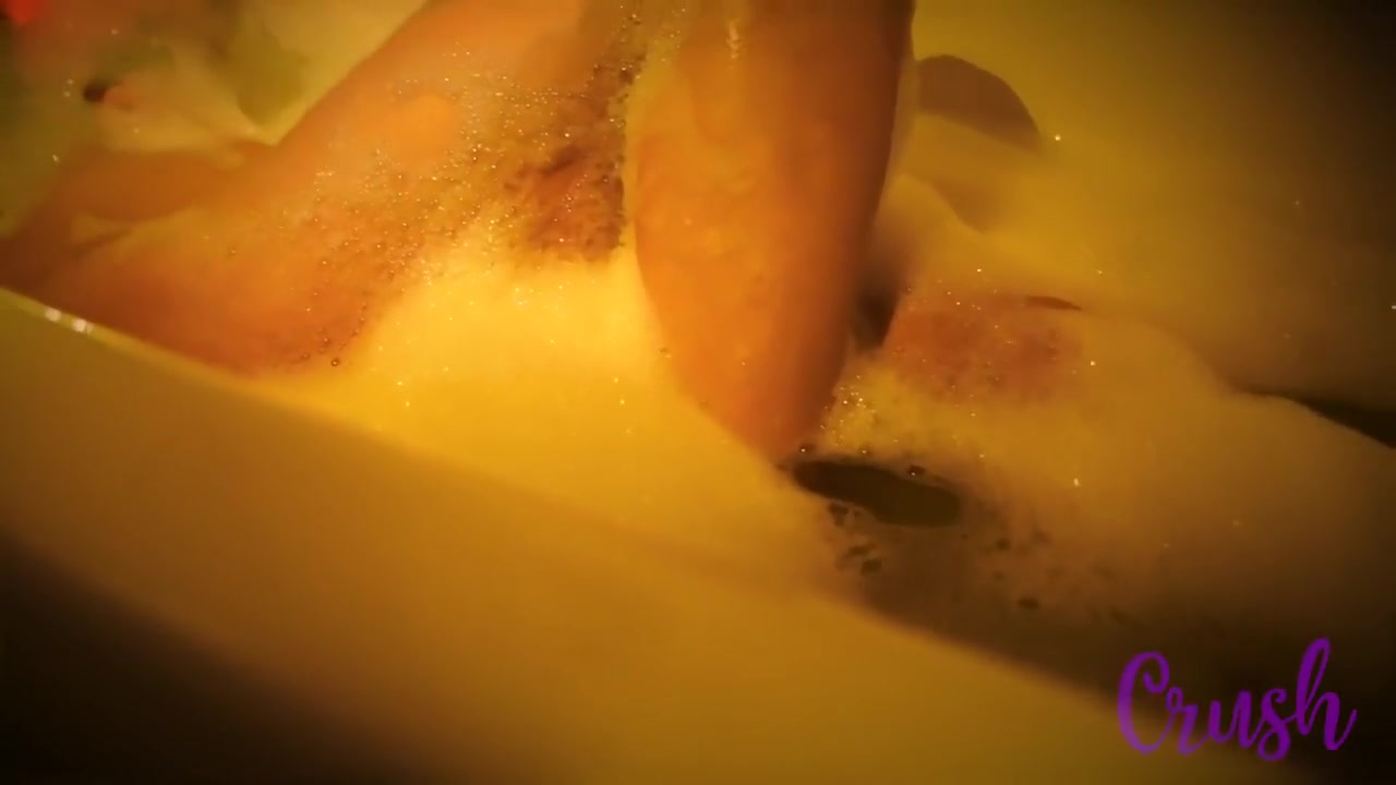 Xenia Hot Bubble Bath
