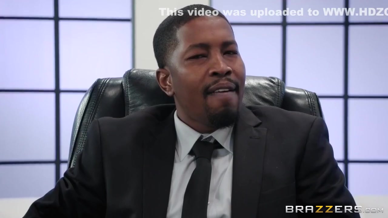 Black Office Man Eats Bald Muff Of Posh Bosss Step daughter With Isiah Maxwell And Abigail Mac
