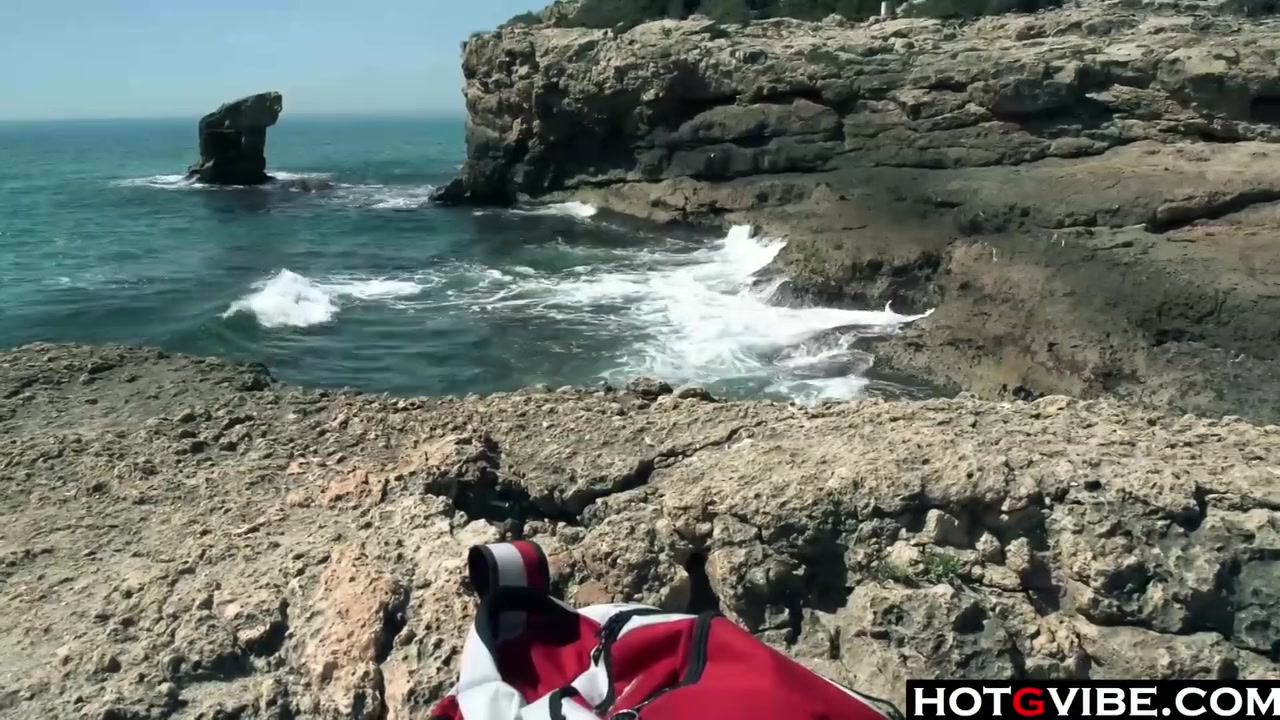 Jenna Jameson In Slim Spanish Latina Fucks Herself On The Beach