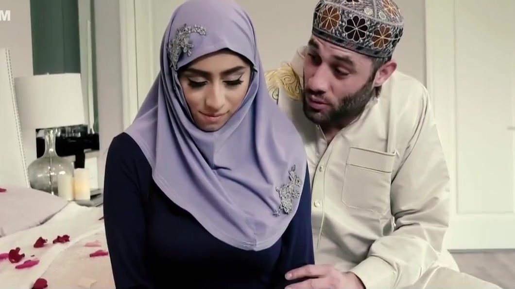 Violet Myers In Curvy Ass Of teen 18+ Bearing Hijab