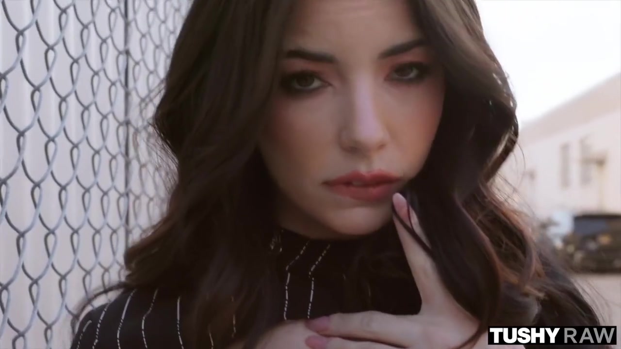 Little Hottie Has A Great Ass And An Even Greater Gape With Asteria Jade