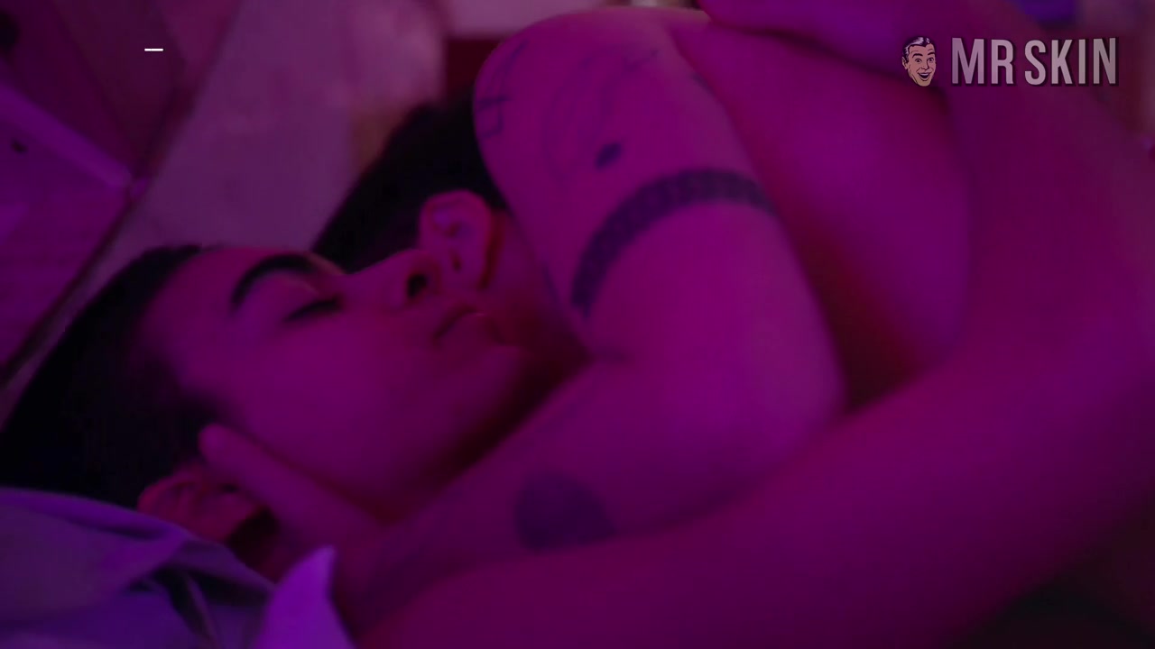 19-YO Thomasin McKenzie's Nude Debut & Kirsten Dunst's HUGE Boobs - Mr.Skin