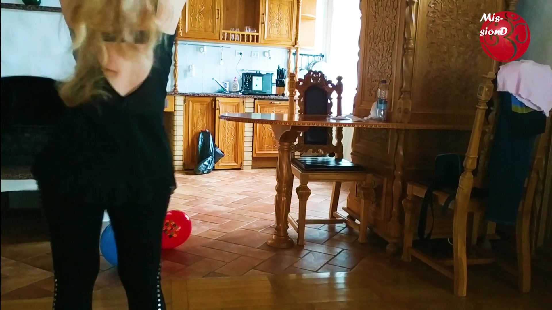 Blonde With Balloons - Sex Movies Featuring Findom Goaldigger