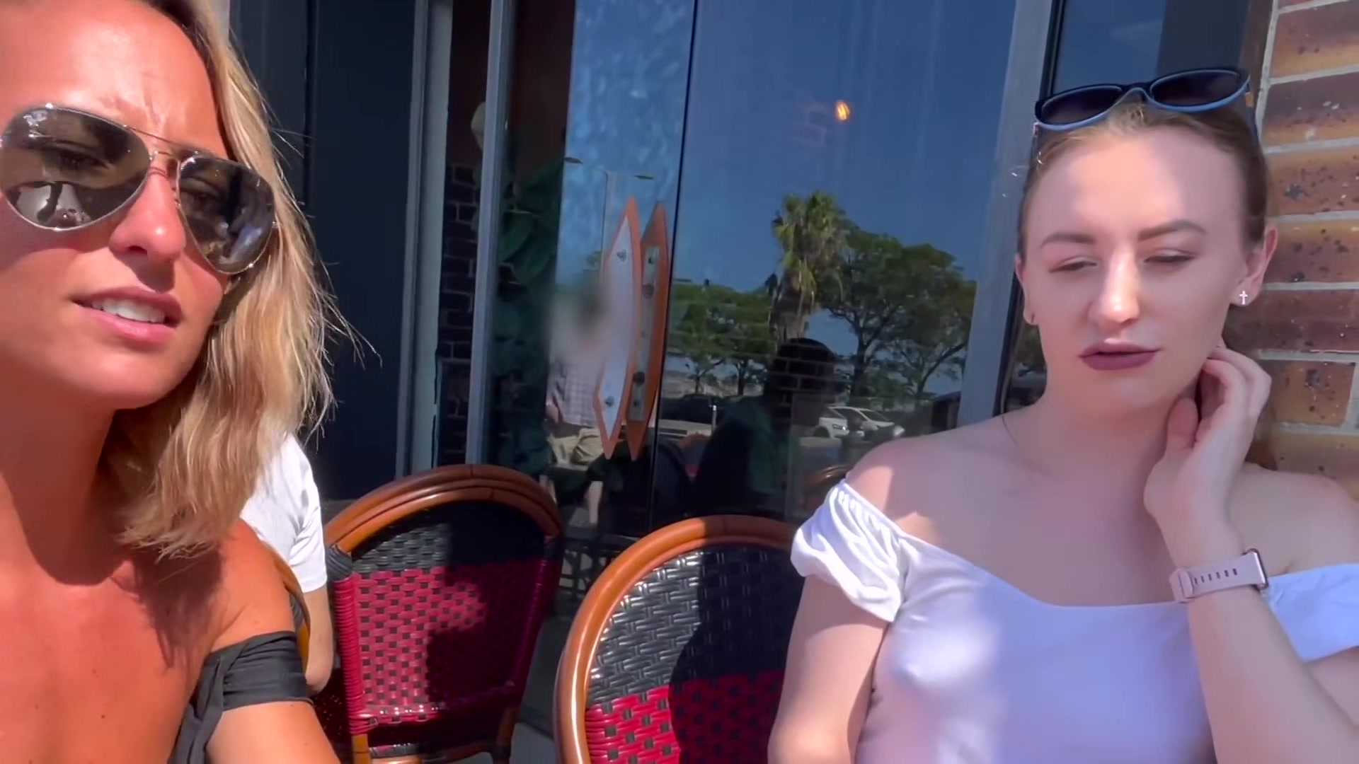 Emma, 30, loves France!
