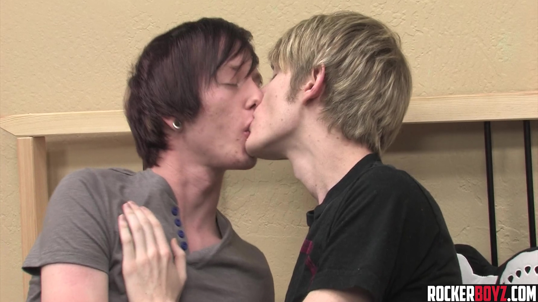 American Emo Twink Fucks Slutty Bottom