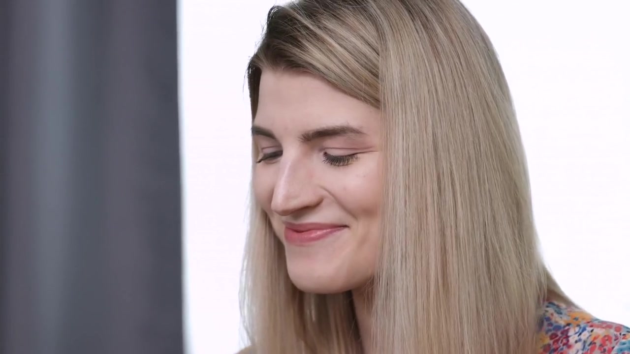 Sam Frost - Skinny Asks To Make Her Squirting
