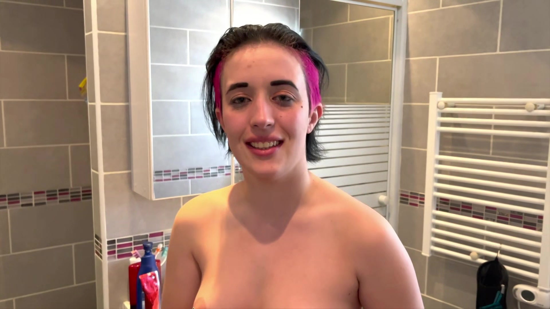 Leila melts for Lexie, with whom she will use many sex toys for new pleasures!