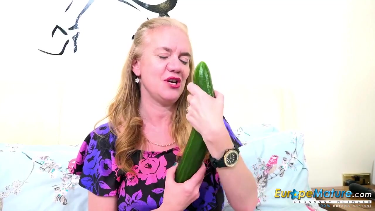 Solo With Classic Cucumber Sextoy